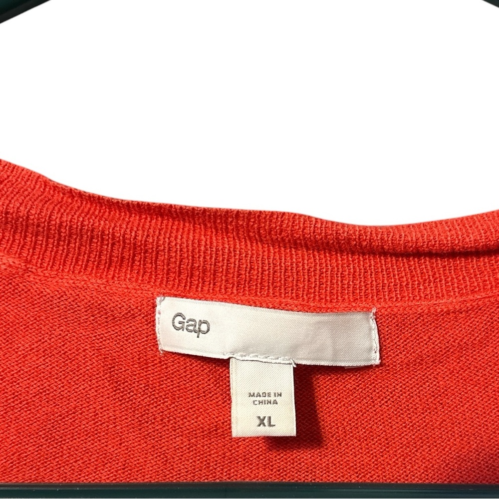 GAP Red Button-Front V-Neck Cardigan - Picture 3 of 3